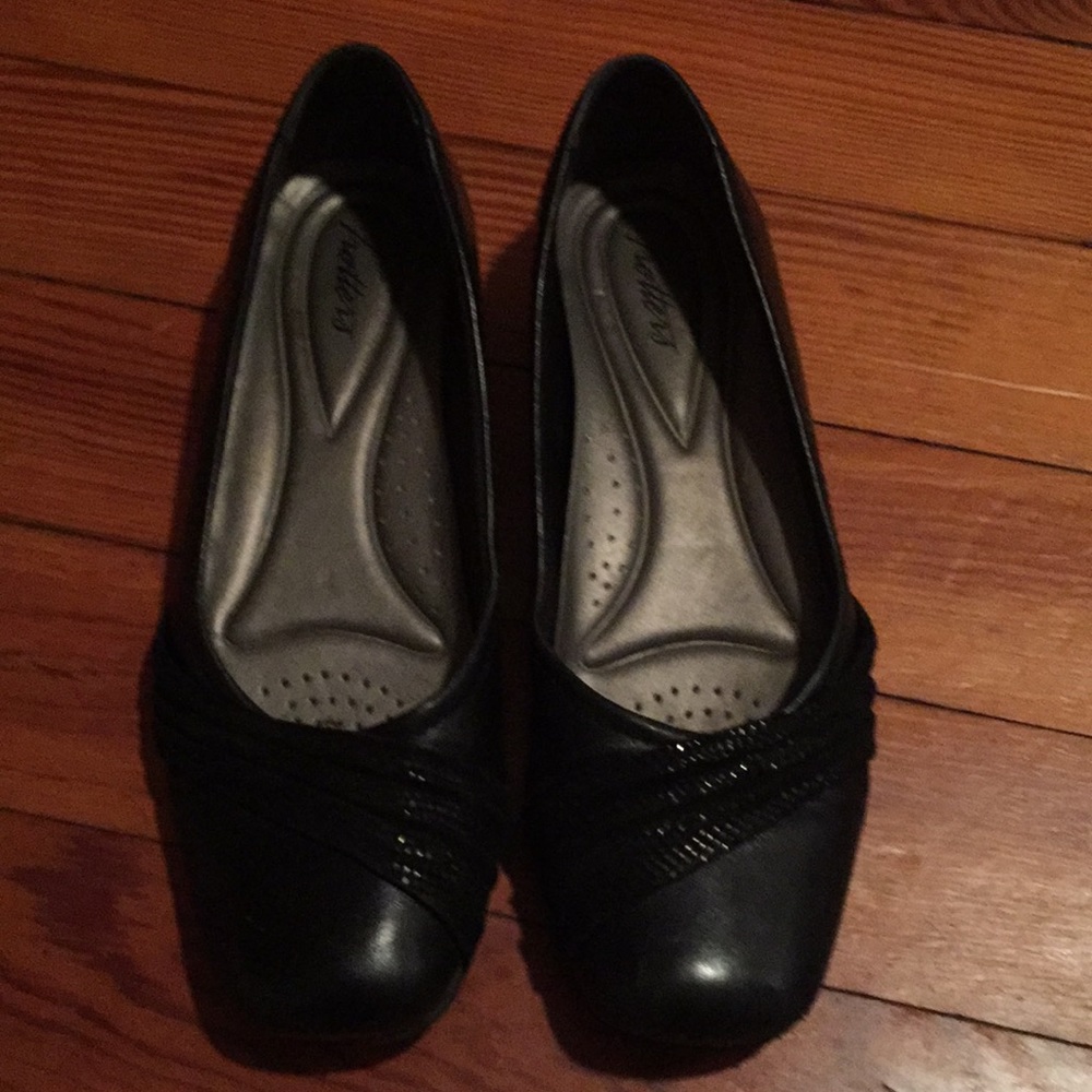 Trotters black ballet flats